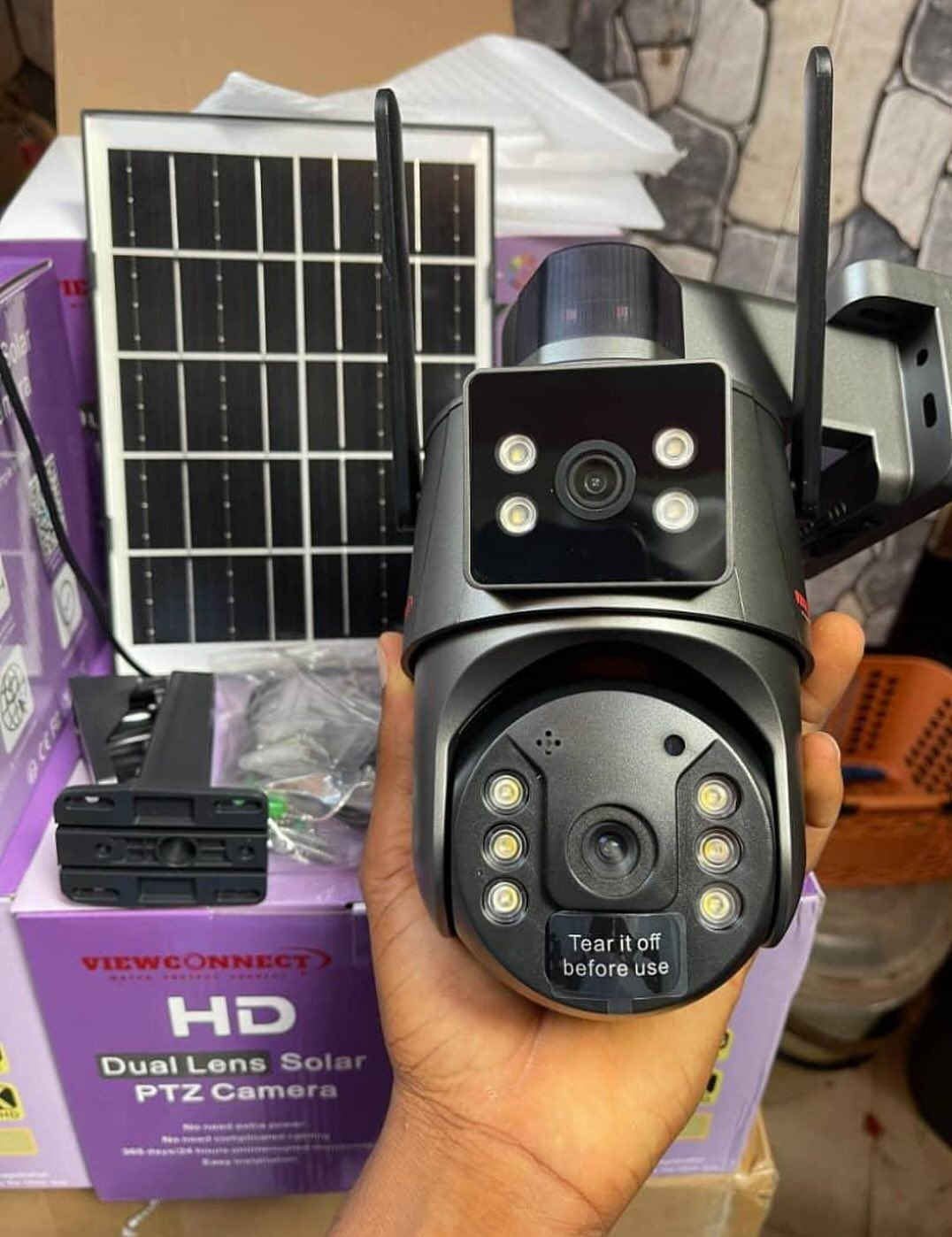 All-in-One Solar Security Light With Camera - Image 4