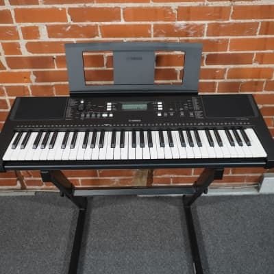 Yamaha e473 Keyboard/Piano - Image 3