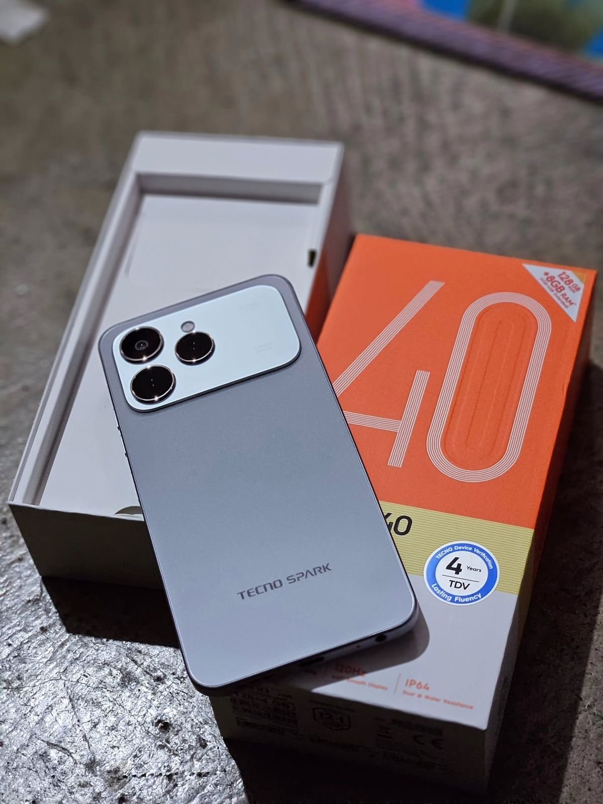 Tecno Spark 40 Smart Phone With 256GB ROM & 8GB RAM (8+8) BLACK - Image 2